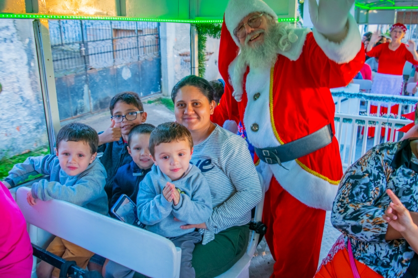 Trenzinho de Natal inicia a programação natalina em Piraquara